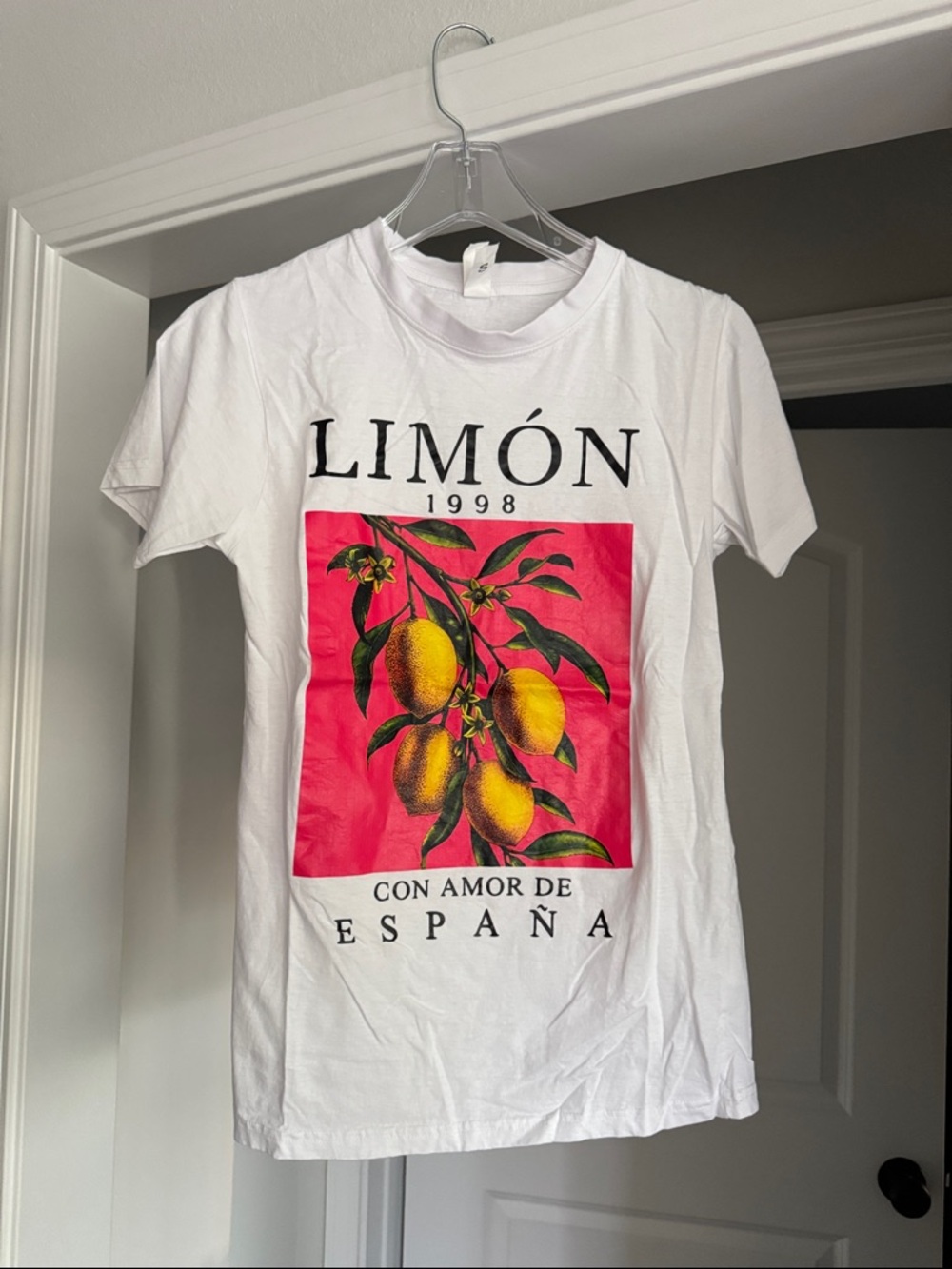 Brand New LIMÓN 1998 White Graphic Tee with Vibrant Lemon Print